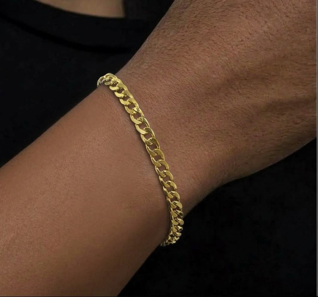 Gold Tone Curb Bracelet – 8 Inch
